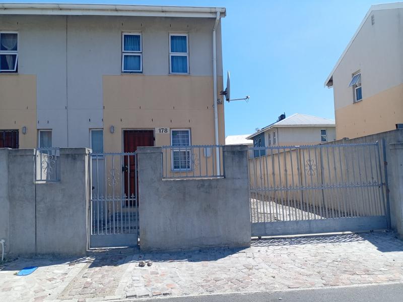 2 Bedroom Property for Sale in Woodlands Western Cape
